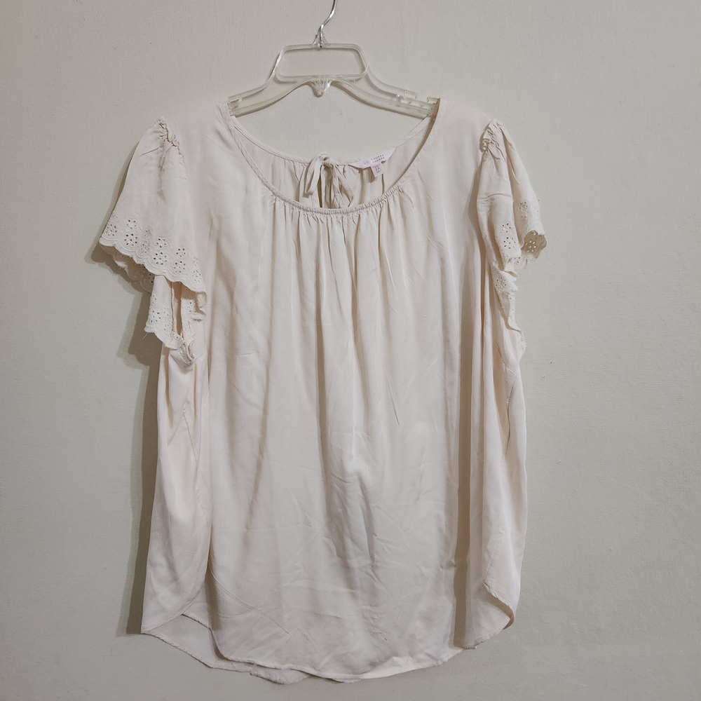 LC Lauren Conrad Light Blush Eyelet Flutter Sleeve Tie-Back Blouse